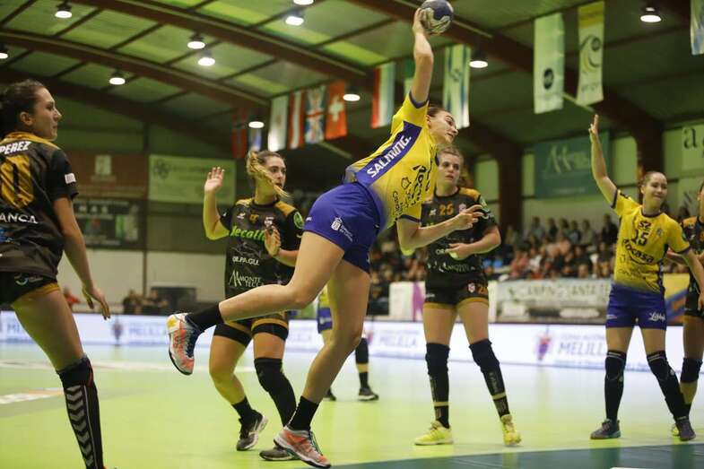 Momento del partido de este viernes (Foto TA)